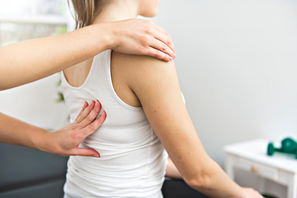 Rehabilitationsgeräte und Therapiehilfsmittel in der Logopädie-Praxis von Tanja Bast, die auf die umfassenden Therapieoptionen hinweisen
